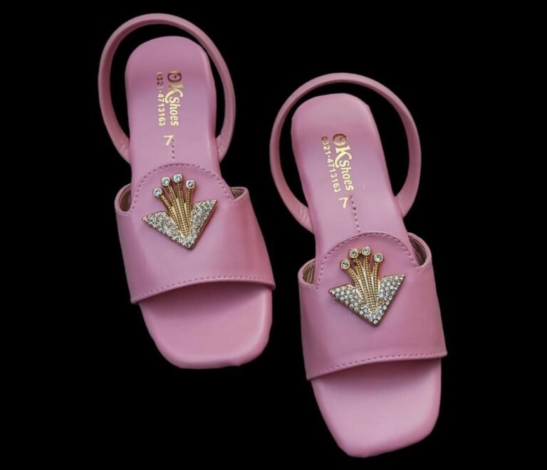 Woman's Flate Sandal - Image 3