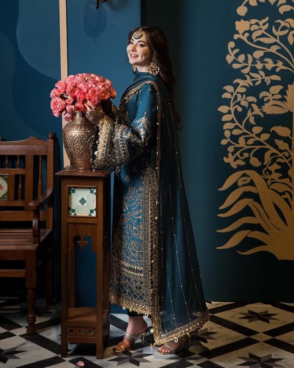 ASIM JOFA_ Exclusive! Haniya Amir Stuns in Our Latest Masterpiece - Image 3